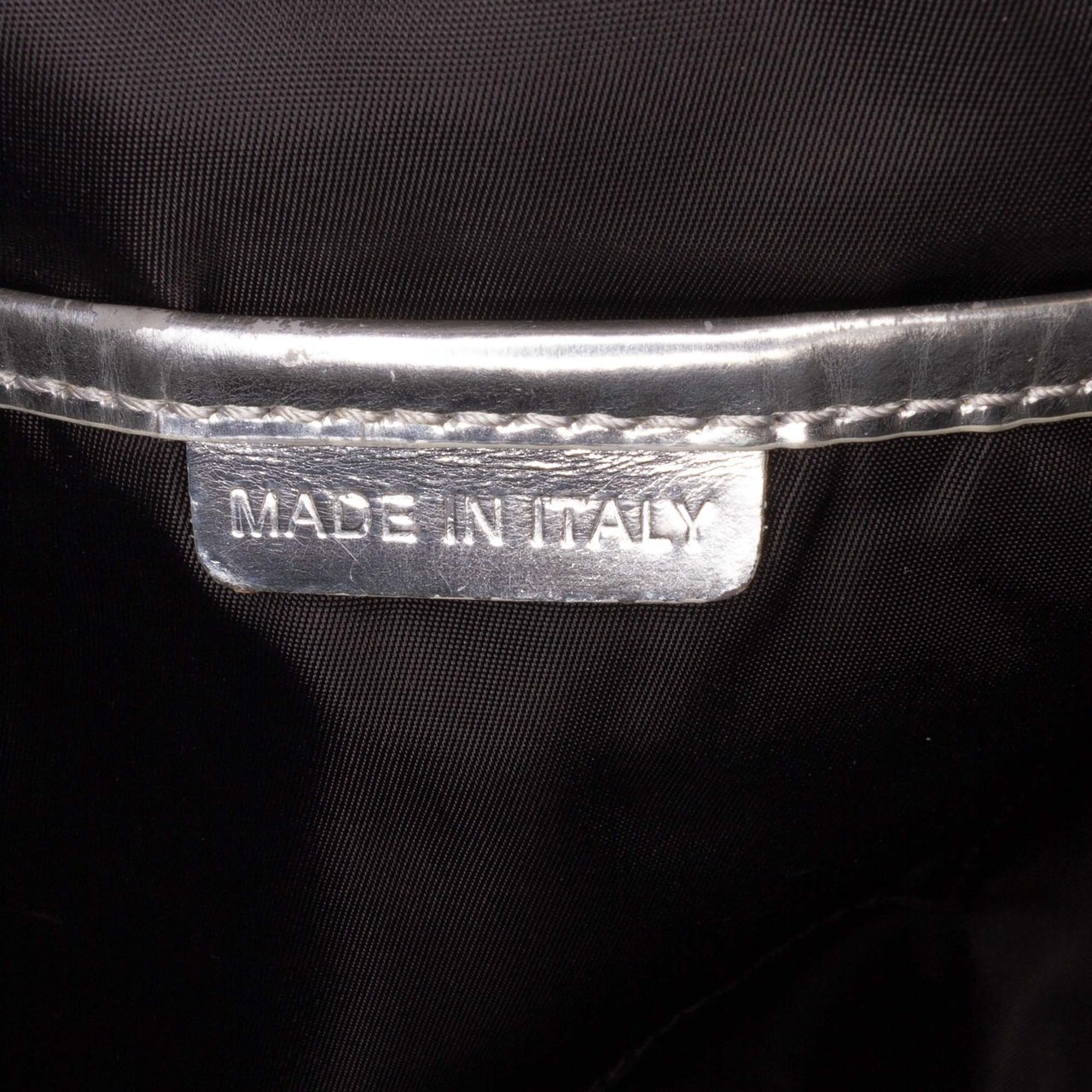 Burberry Medium Beat Check Nylon Victoria Tote Grijs