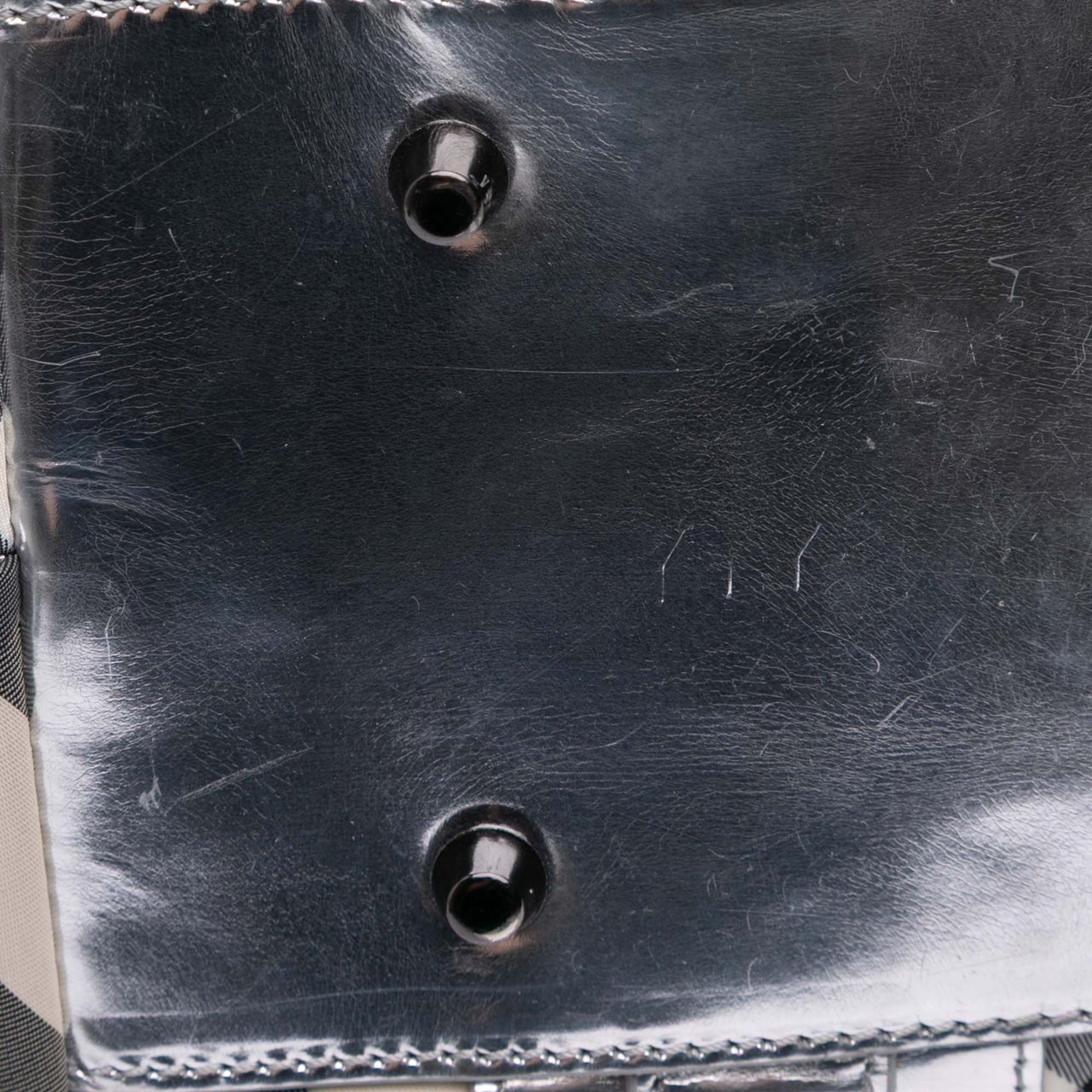 Burberry Medium Beat Check Nylon Victoria Tote Grijs