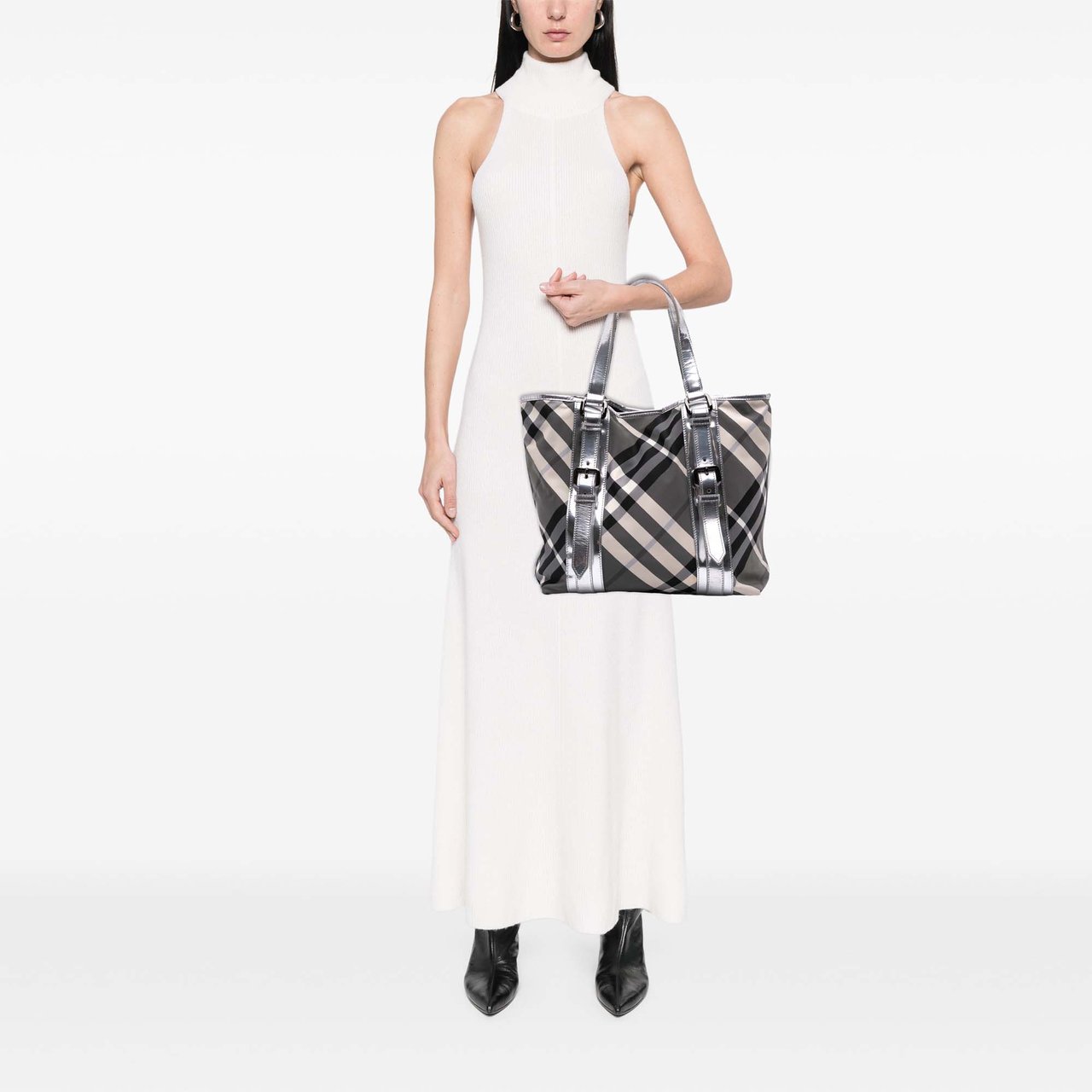 Burberry Medium Beat Check Nylon Victoria Tote Grijs