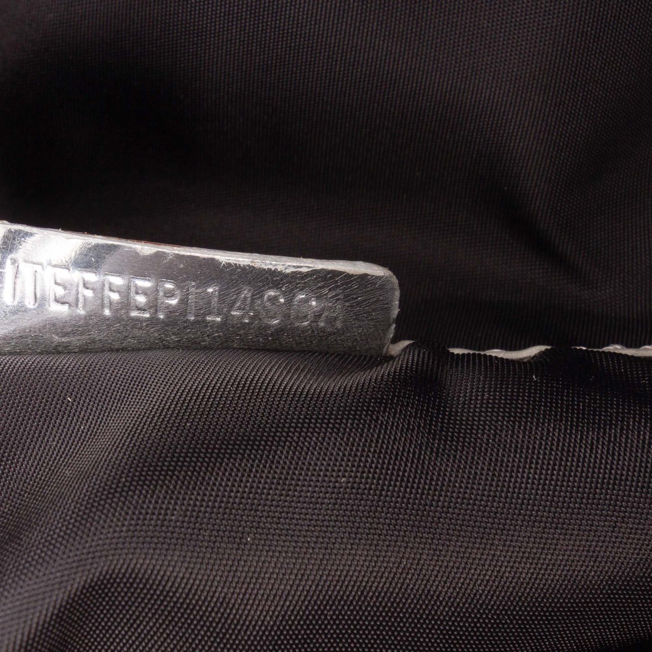 Burberry Medium Beat Check Nylon Victoria Tote Grijs