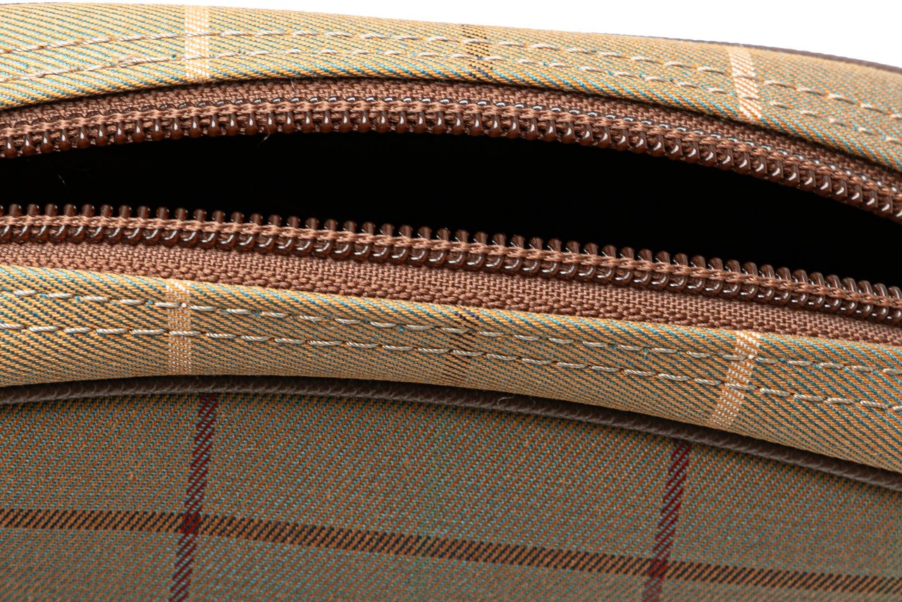 Burberry Vintage Check Canvas Clutch Bruin