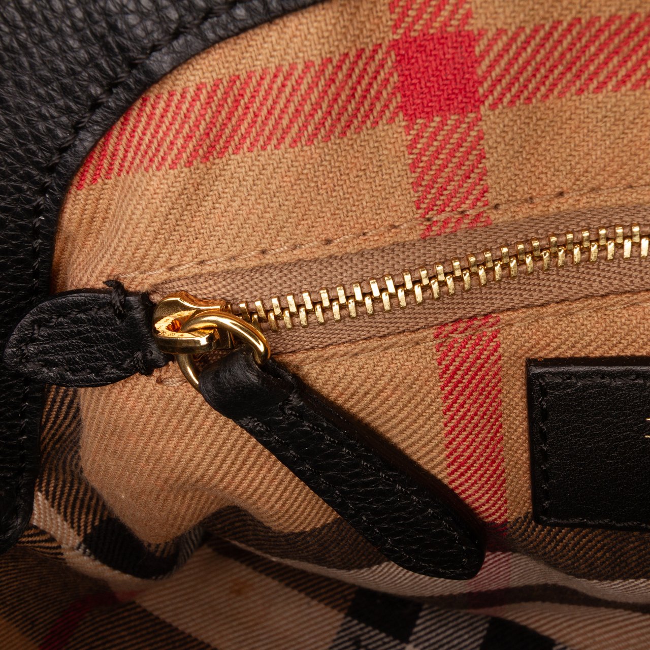 Burberry Small Leather Milverton Satchel Zwart