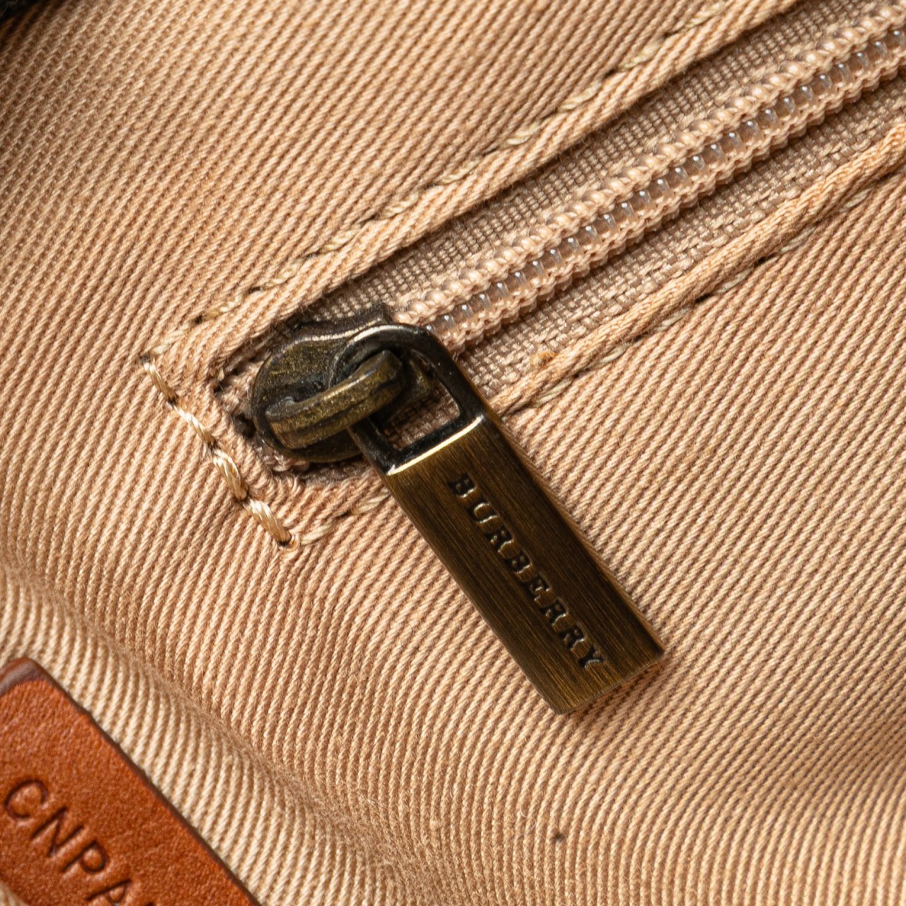 Burberry Canvas Tote Bruin