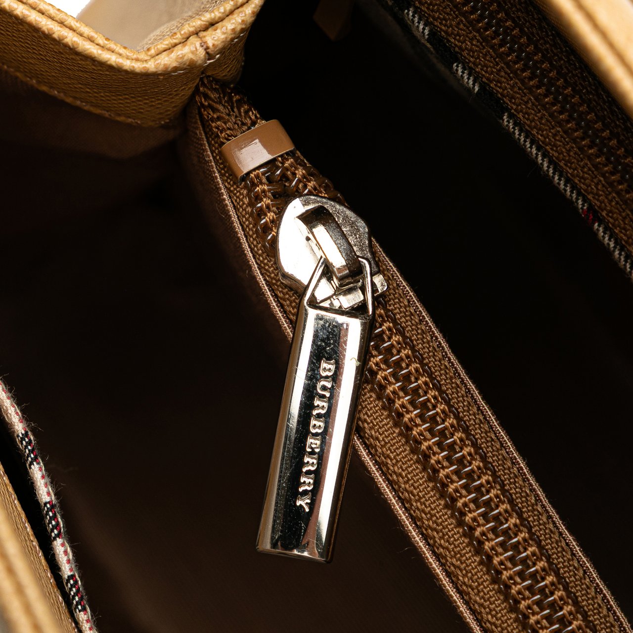 Burberry Leather Handbag Bruin