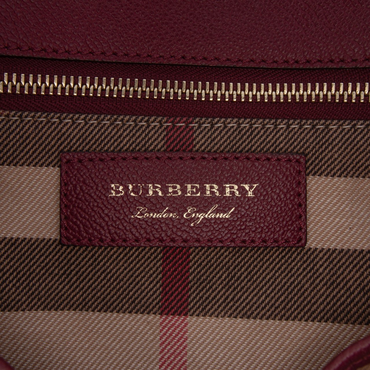 Burberry Medium Grained Calfskin Buckle Tote Rood