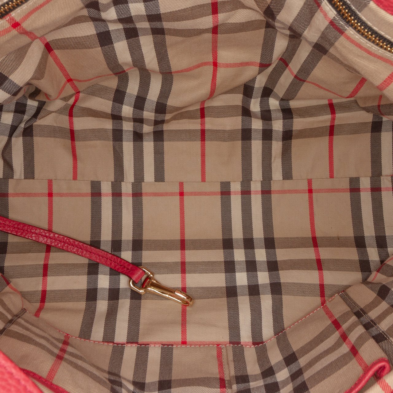 Burberry Grained Leather Baynard Tote Rood