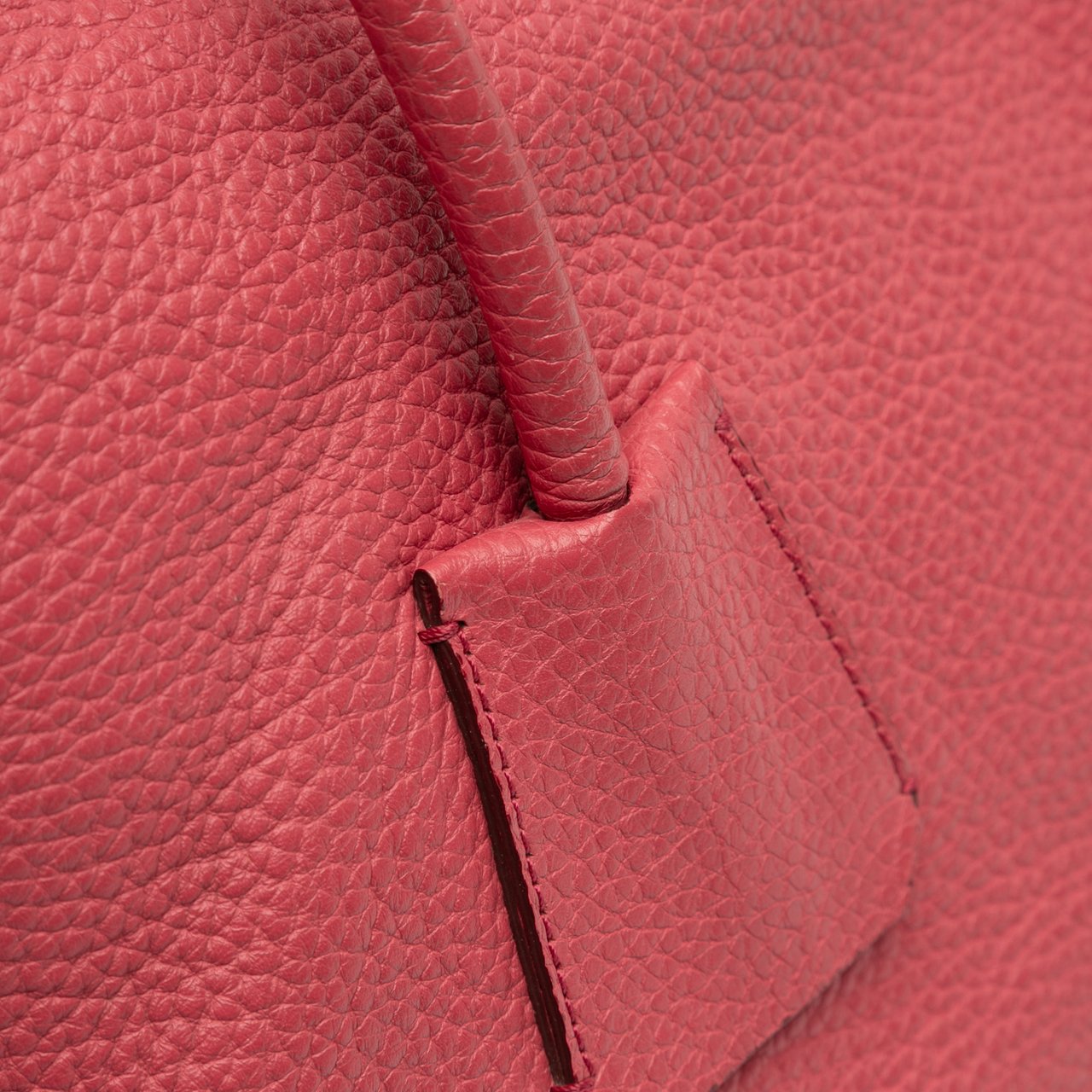 Burberry Grained Leather Baynard Tote Rood