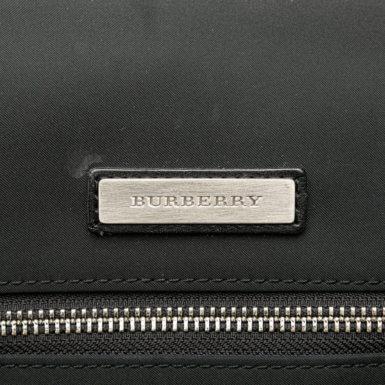 Burberry Nylon Crossbody Zwart