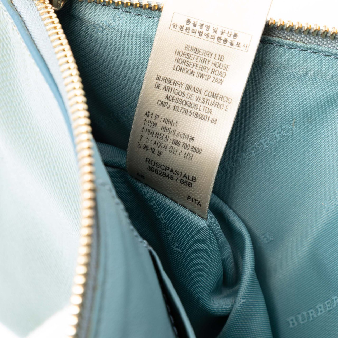 Burberry Grained Leather Peyton Crossbody Groen