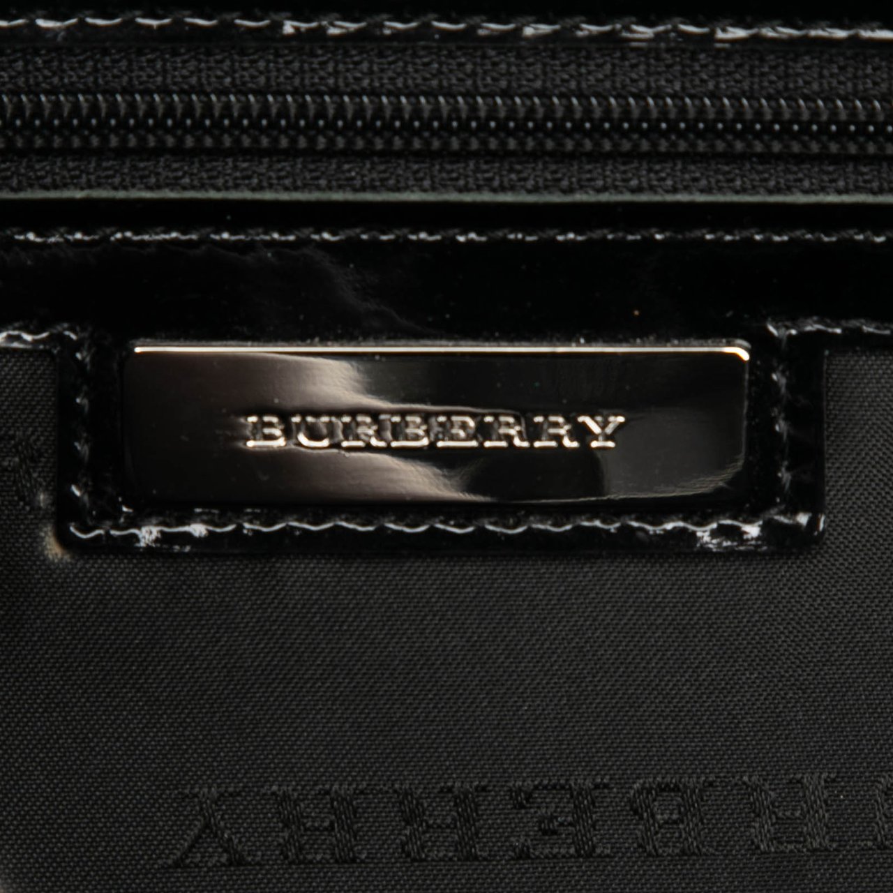 Burberry House Check Embossed Patent Shoulder Bag Zwart
