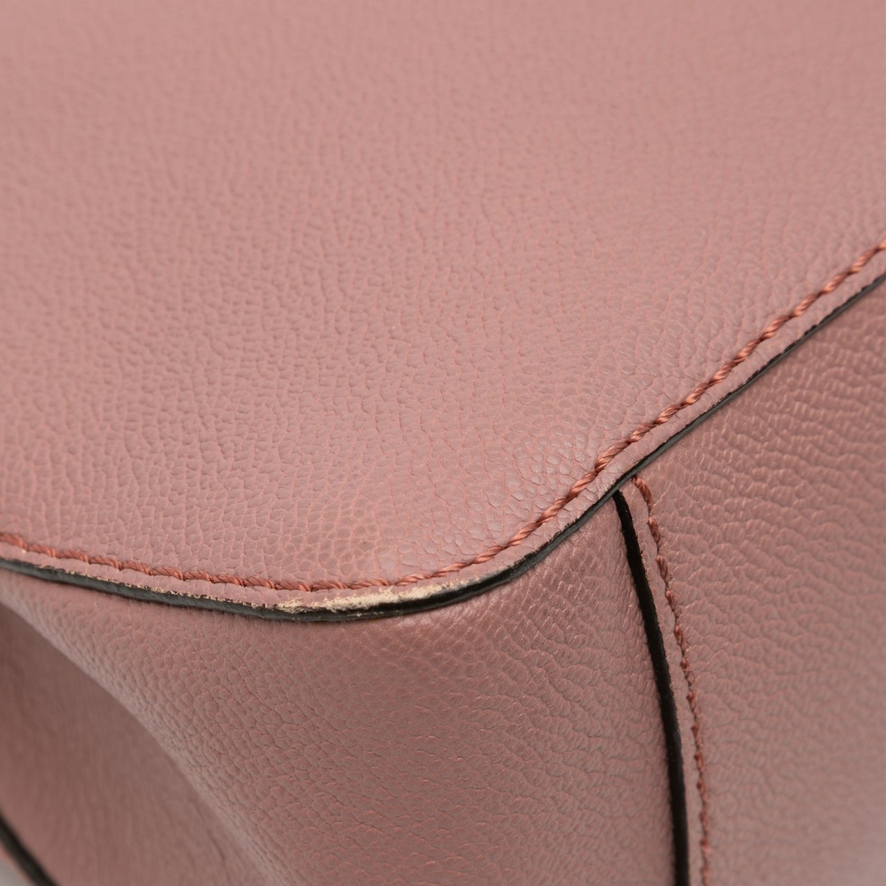Burberry Small Grained Calfskin Helmsley Crossbody Roze