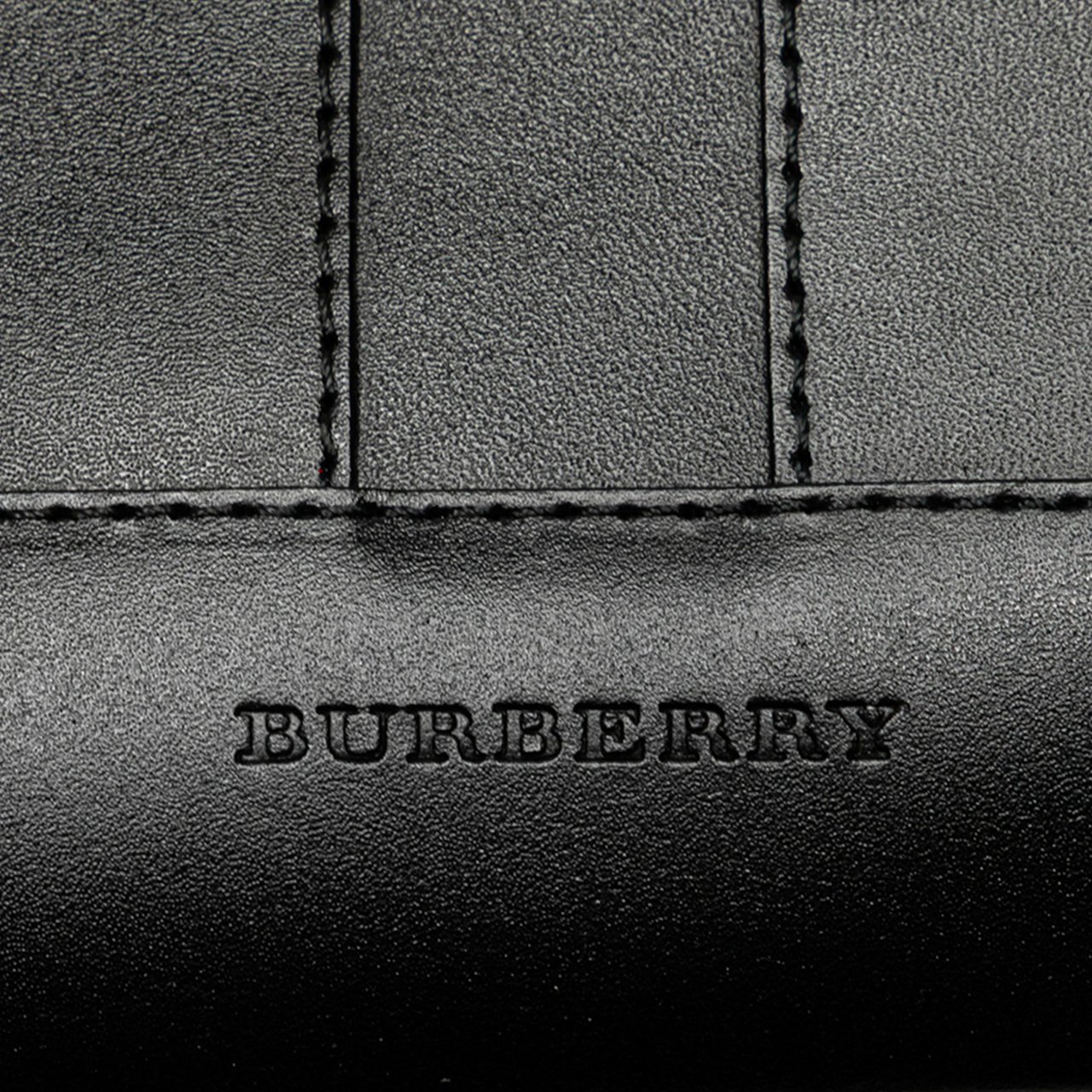 Burberry Medium Leather Dome Handbag Zwart