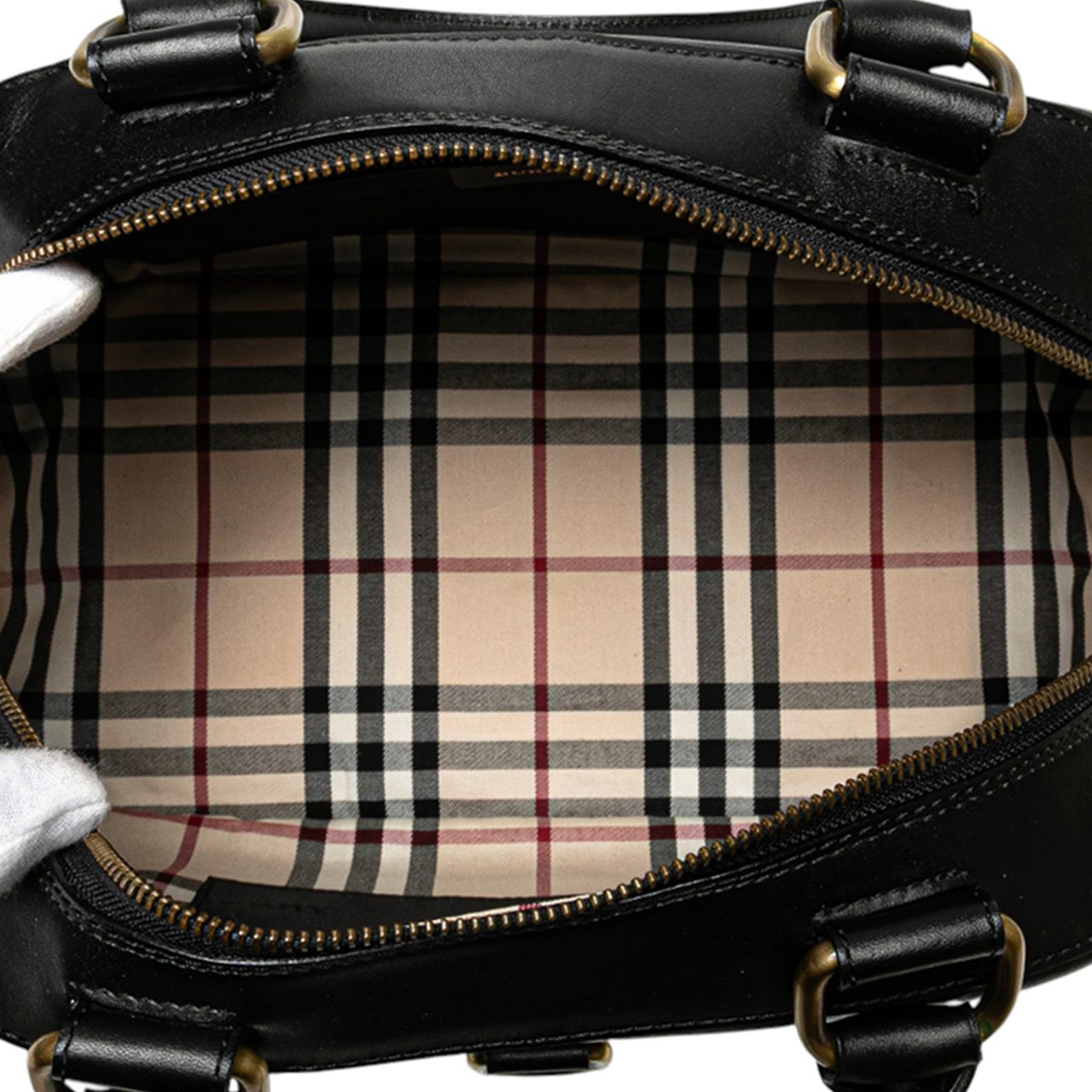 Burberry Medium Leather Dome Handbag Zwart