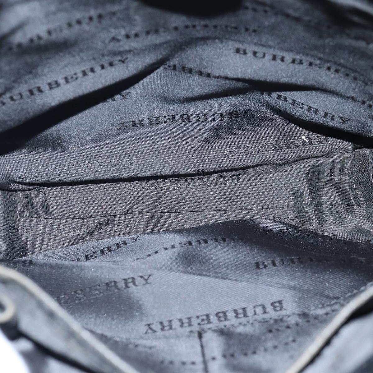 Burberry Burberry Front Pocket Flap Messenger Vintage Check Nylon and Nylon Small Zwart