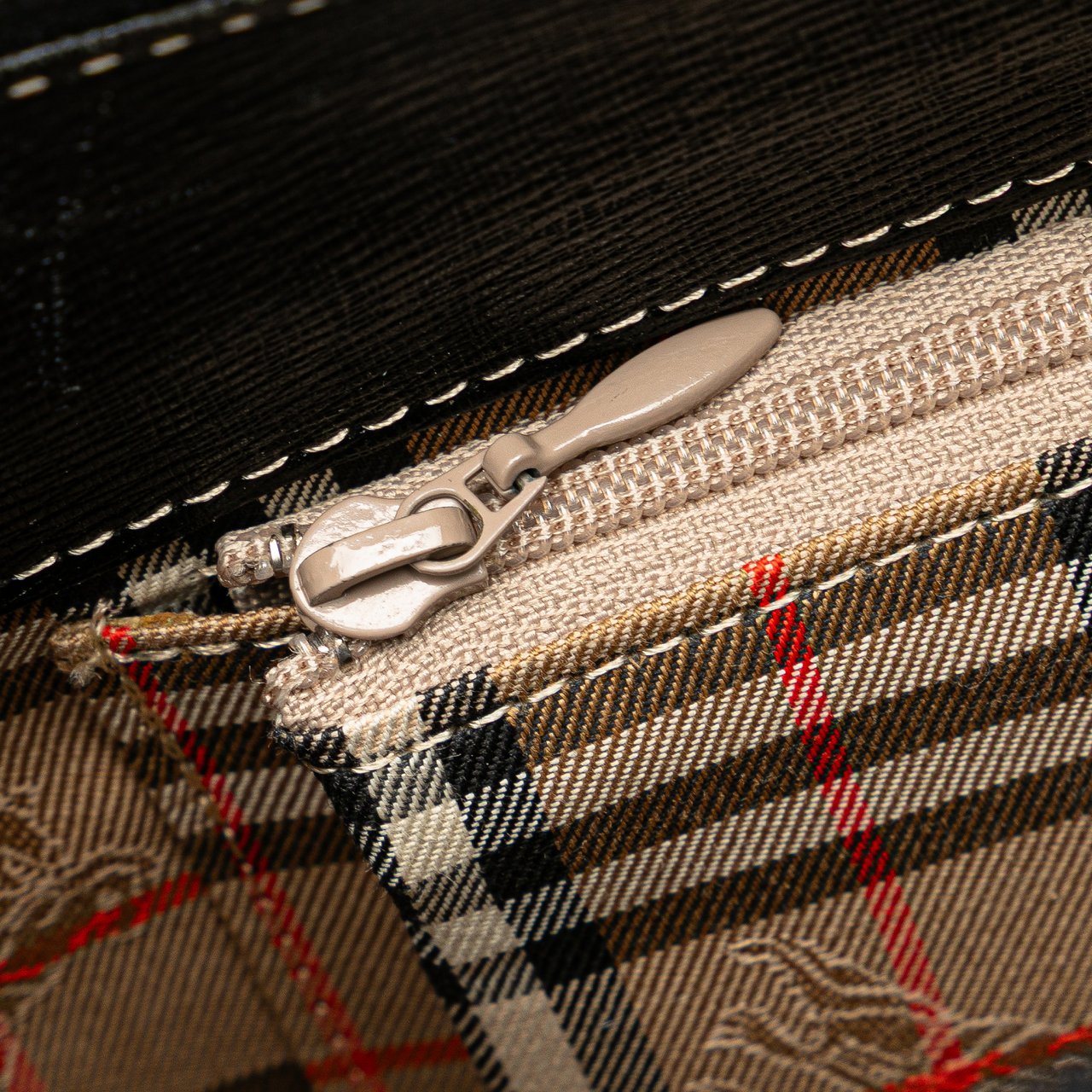 Burberry Leather Handbag Zwart
