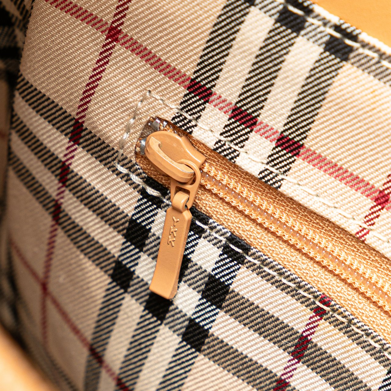 Burberry Leather Tote Bruin