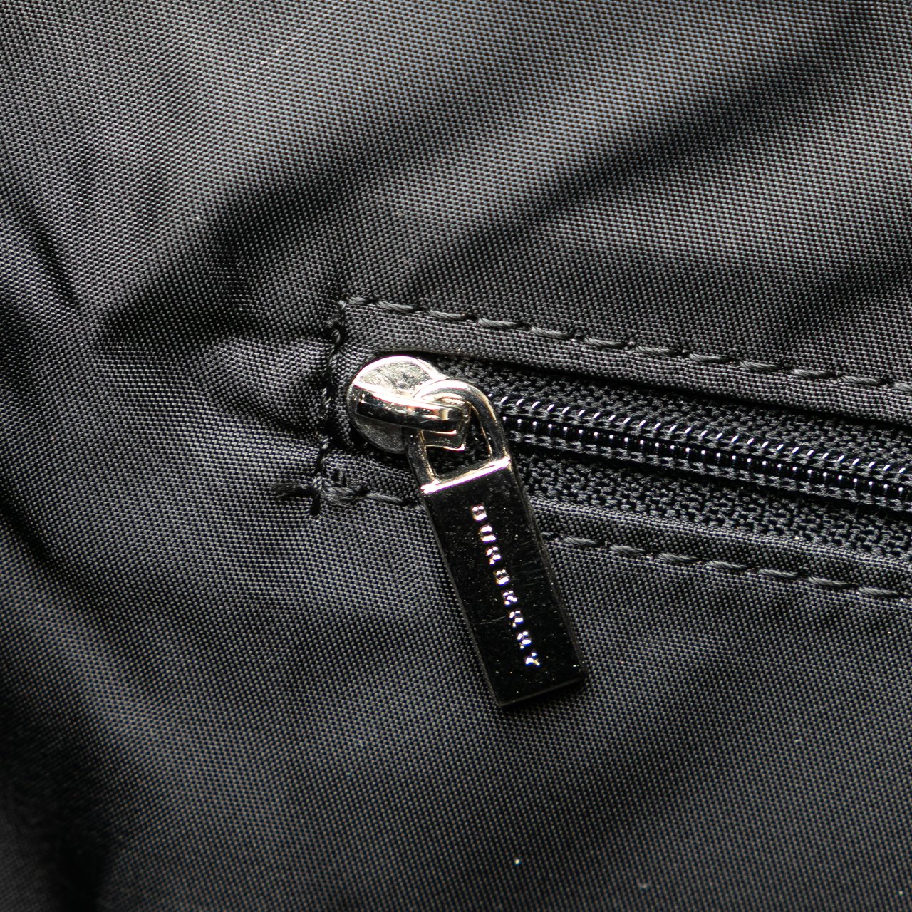 Burberry House Check Nylon Tote Zwart