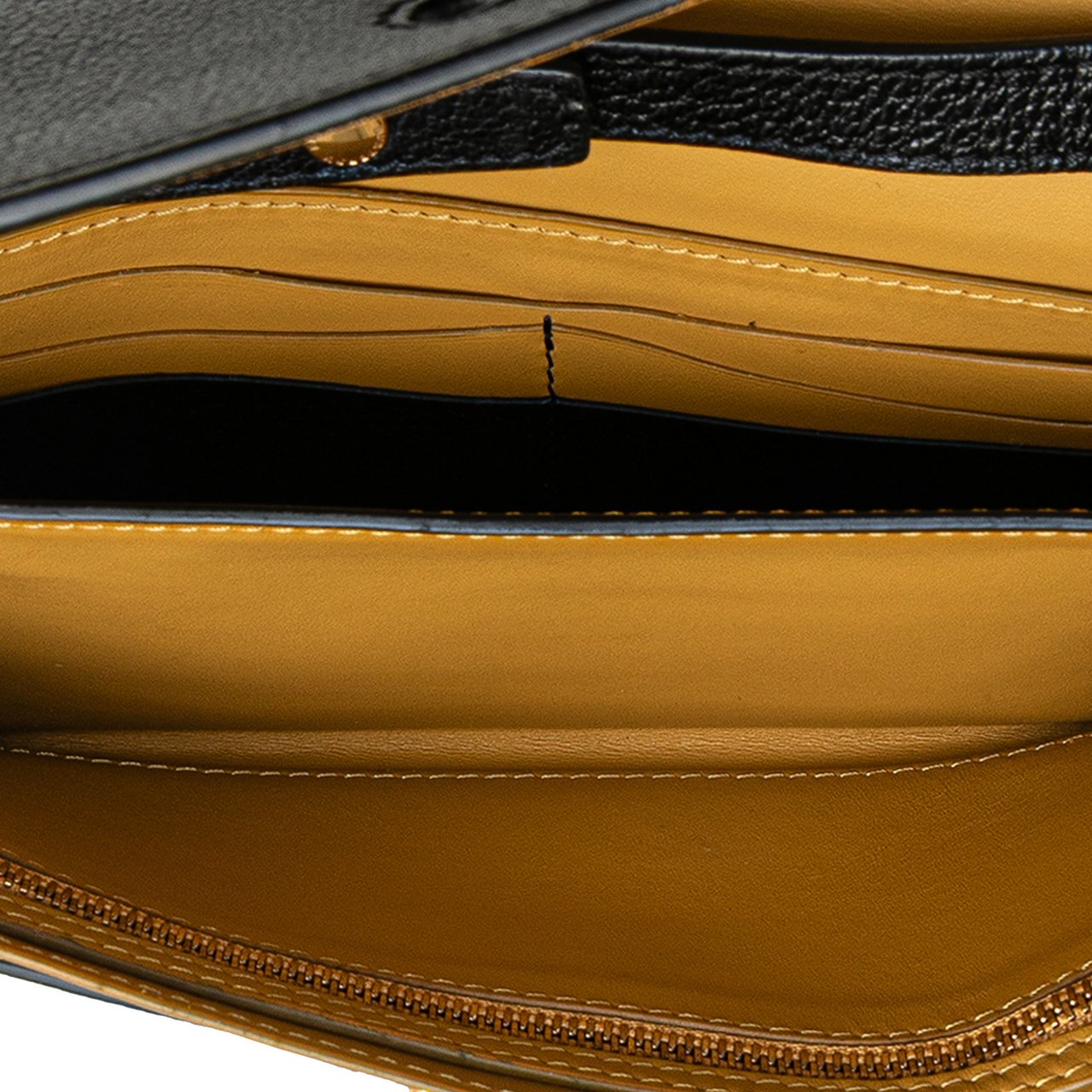 Burberry Leather Hayes D Ring Crossbody Zwart