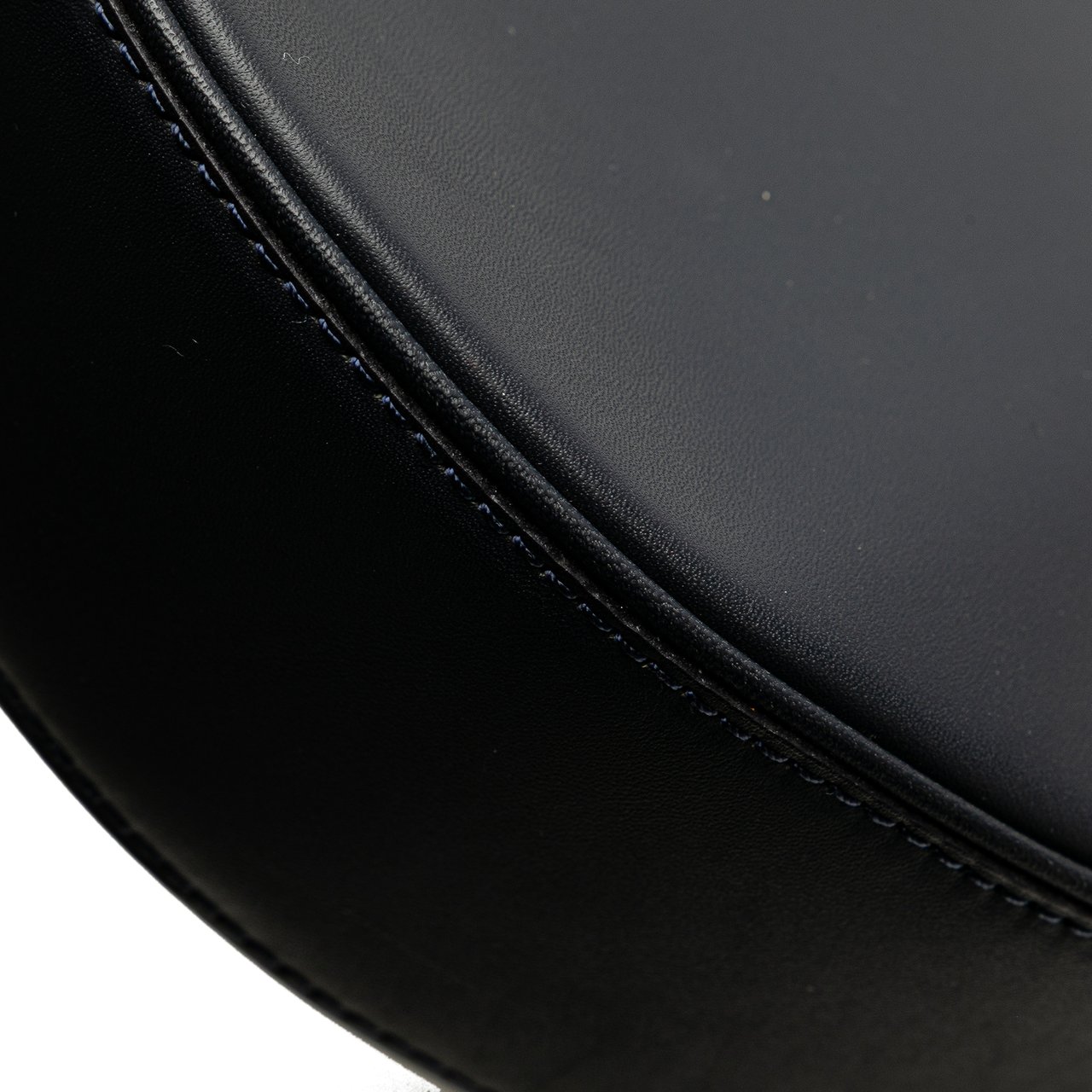 Burberry Leather Hobo Blauw