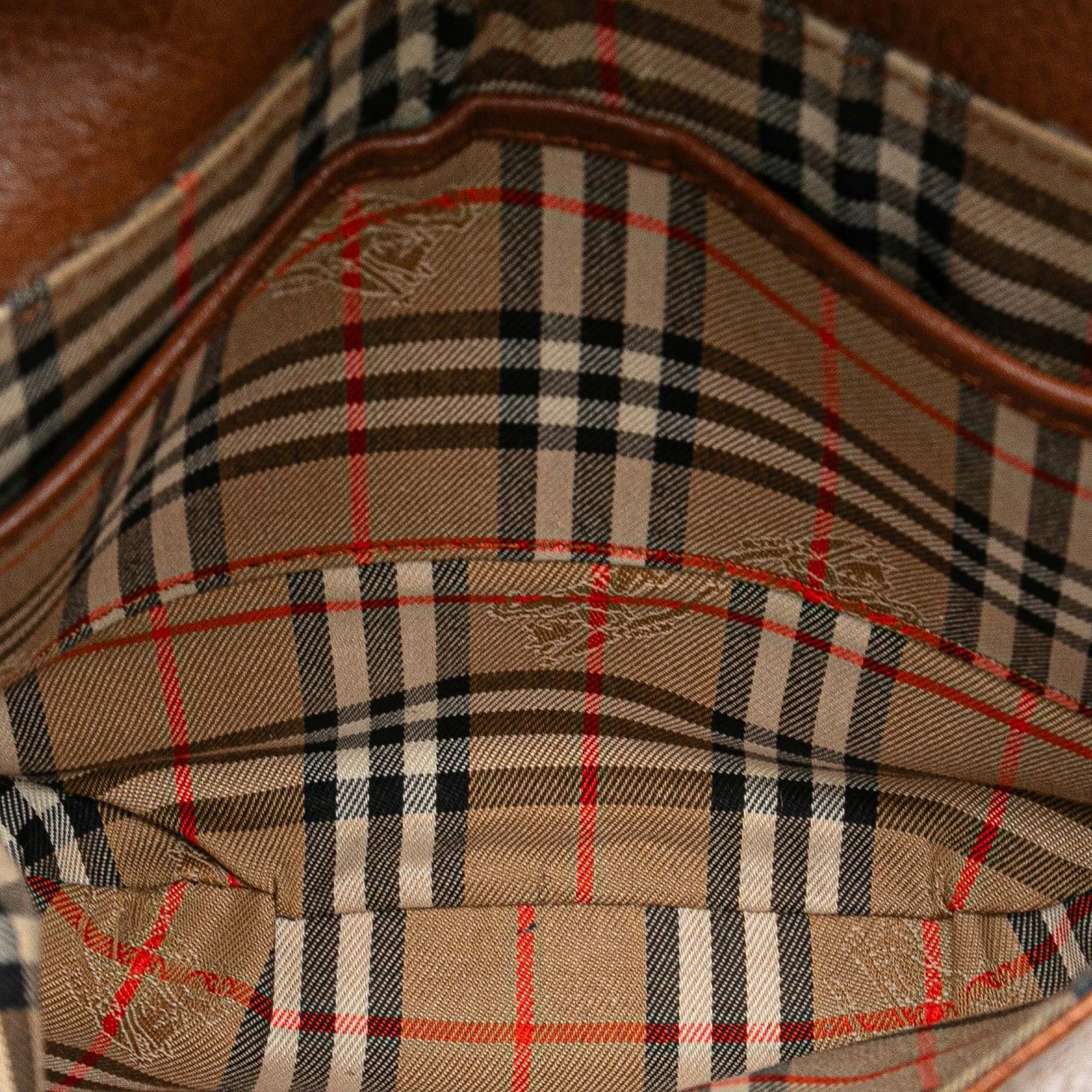 Burberry Leather Crossbody Bruin