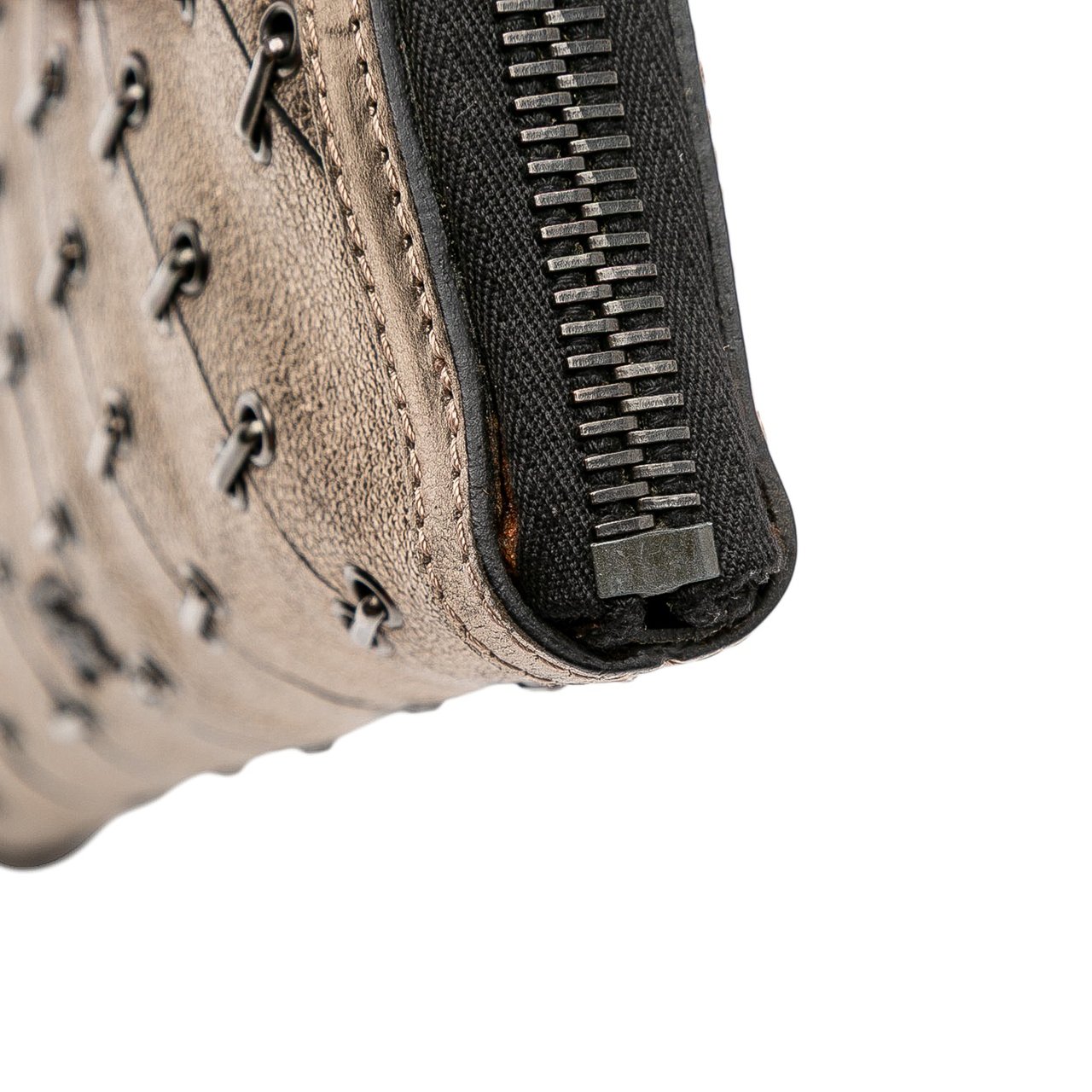 Burberry Metallic Leather Clutch Goud