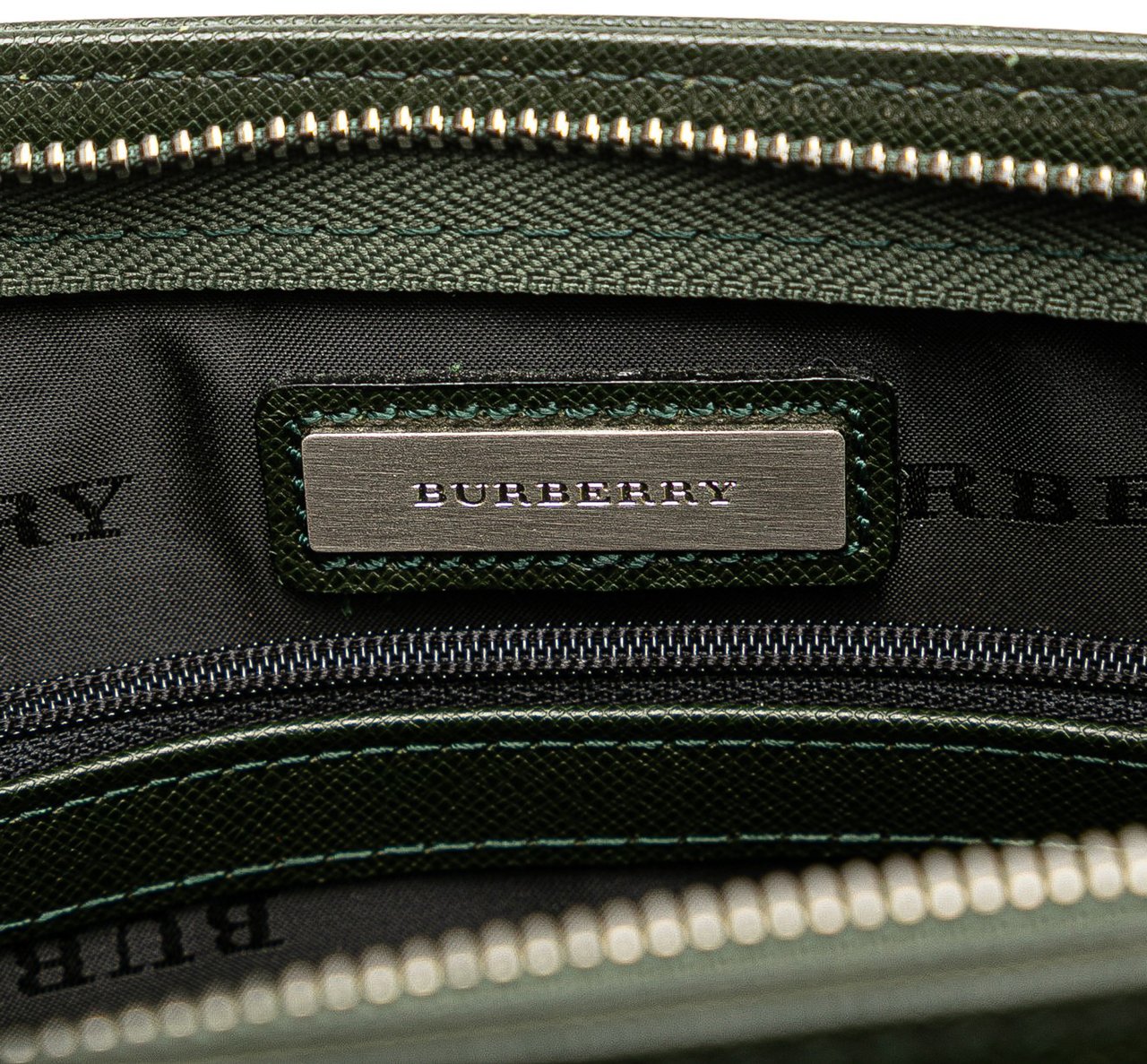 Burberry Leather Clutch Groen