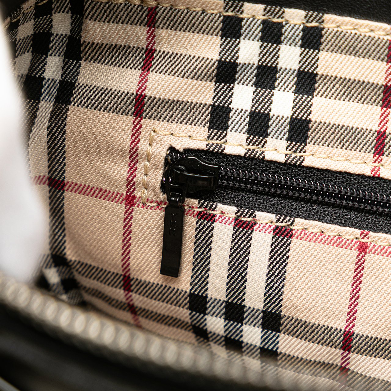 Burberry Leather Handbag Zwart