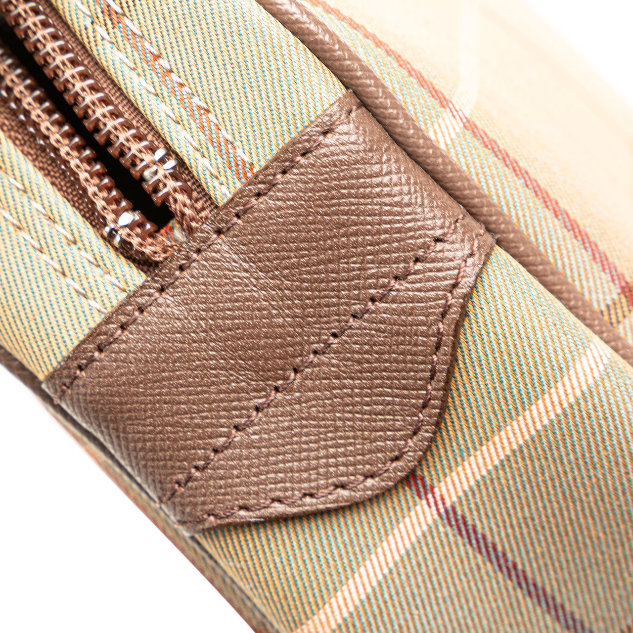Burberry Vintage Check Canvas Clutch Bruin