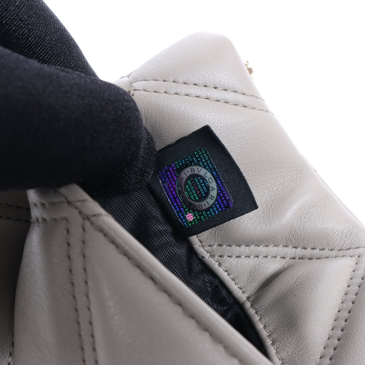 Bvlgari BVLGARI Serpenti Cabochon Chain Leather Shoulder Bag in Gray Grijs