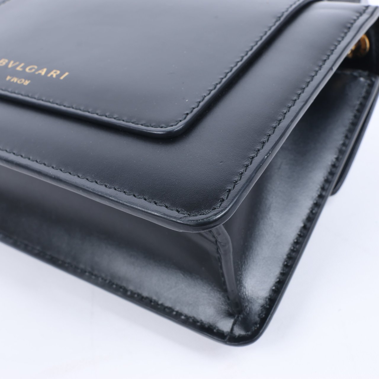 Bvlgari Bvlgari × Alexander Wang Serpenti Leather Handbag in Black Zwart