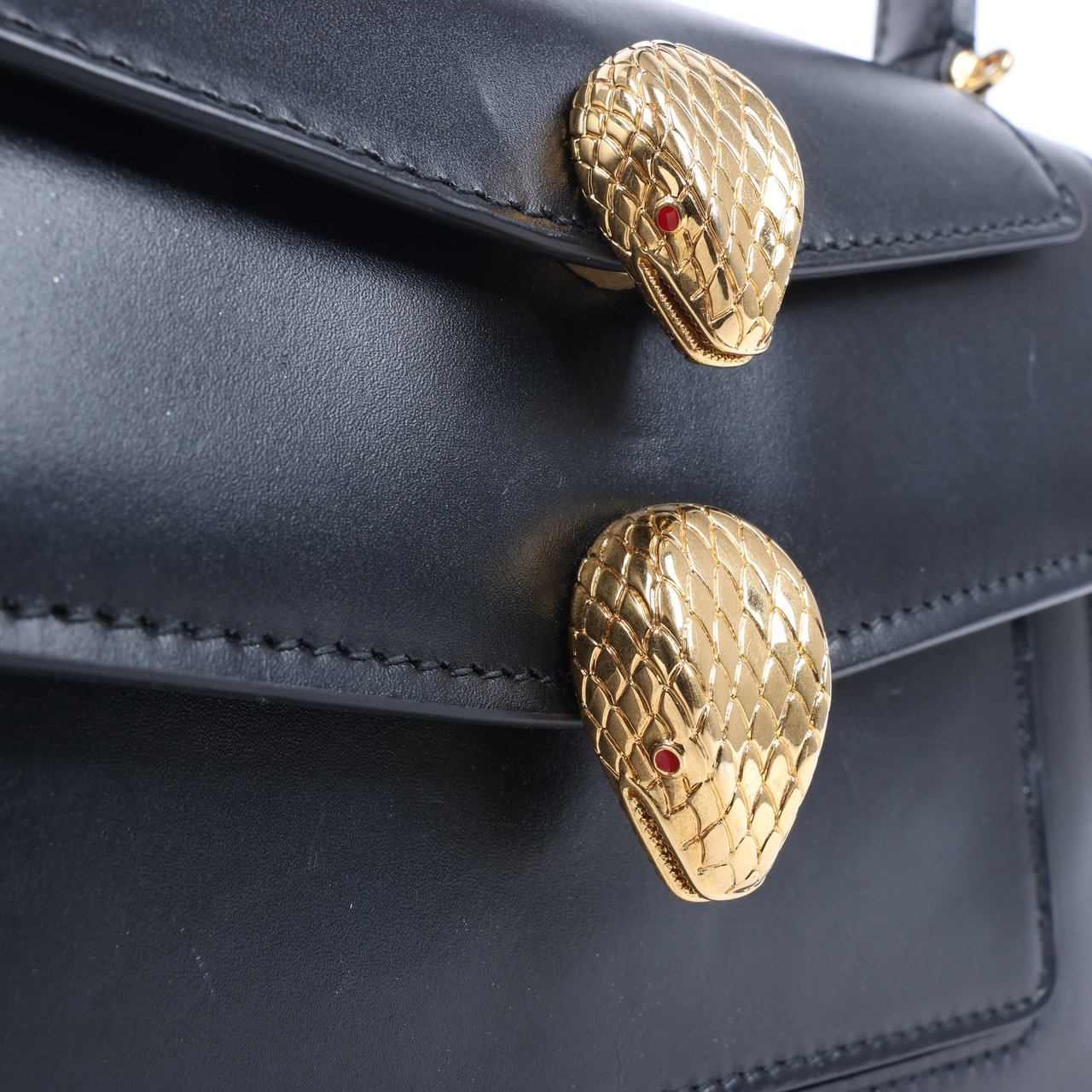 Bvlgari Bvlgari × Alexander Wang Serpenti Leather Handbag in Black Zwart