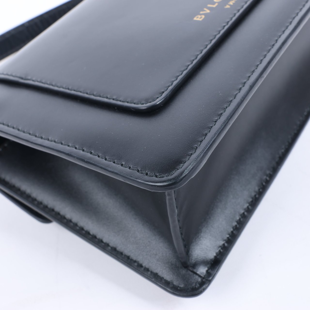 Bvlgari Bvlgari × Alexander Wang Serpenti Leather Handbag in Black Zwart