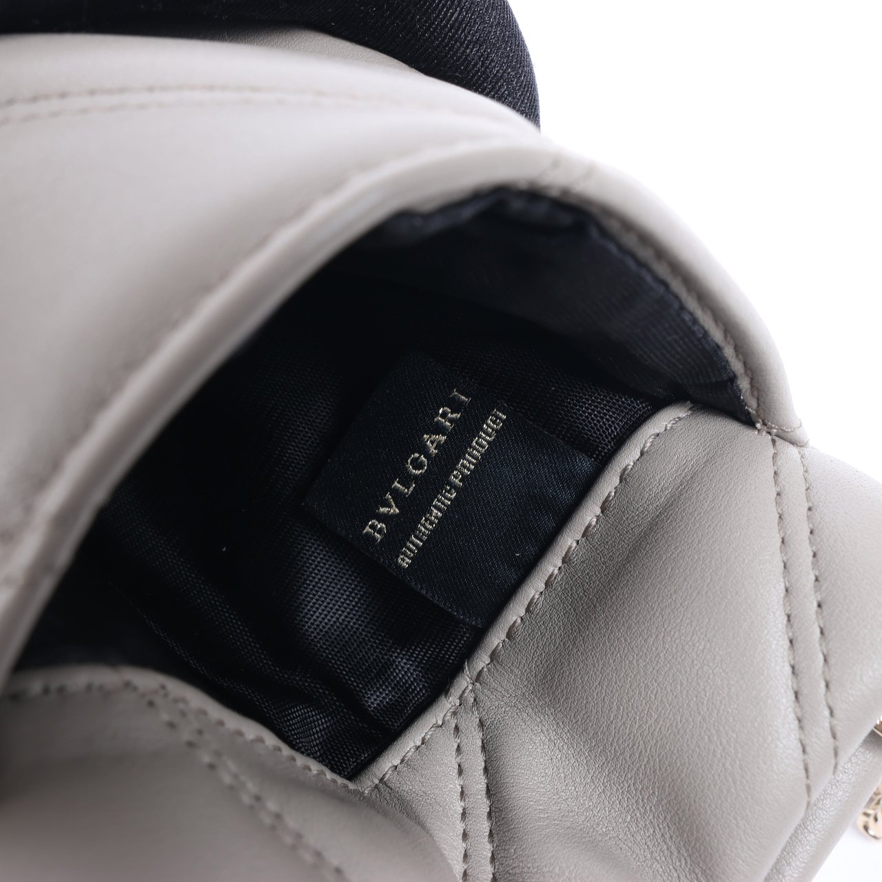 Bvlgari BVLGARI Serpenti Cabochon Chain Leather Shoulder Bag in Gray Grijs