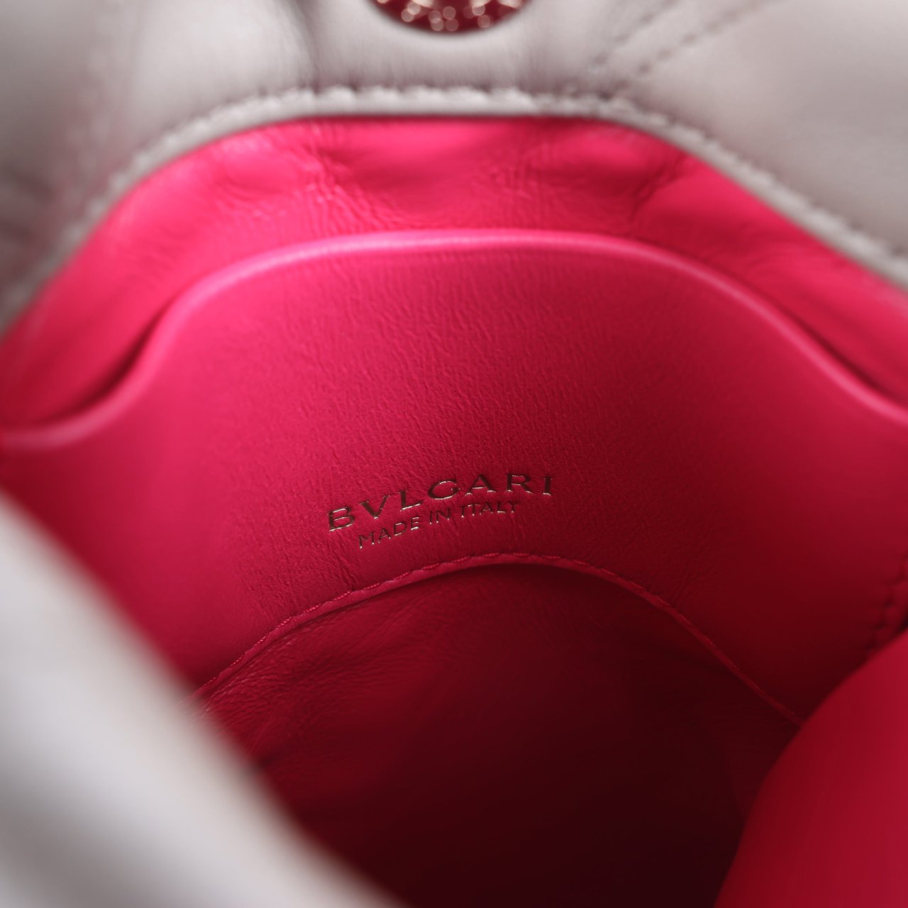 Bvlgari BVLGARI Serpenti Cabochon Chain Leather Shoulder Bag in Gray Grijs