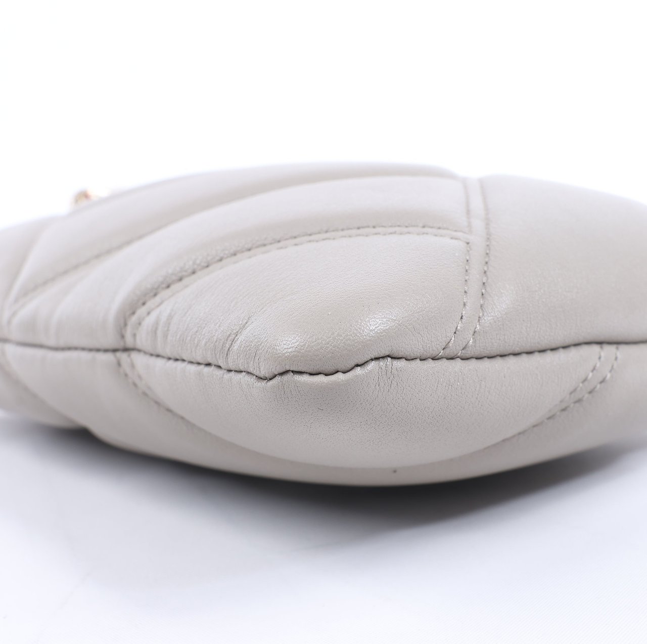 Bvlgari BVLGARI Serpenti Cabochon Chain Leather Shoulder Bag in Gray Grijs