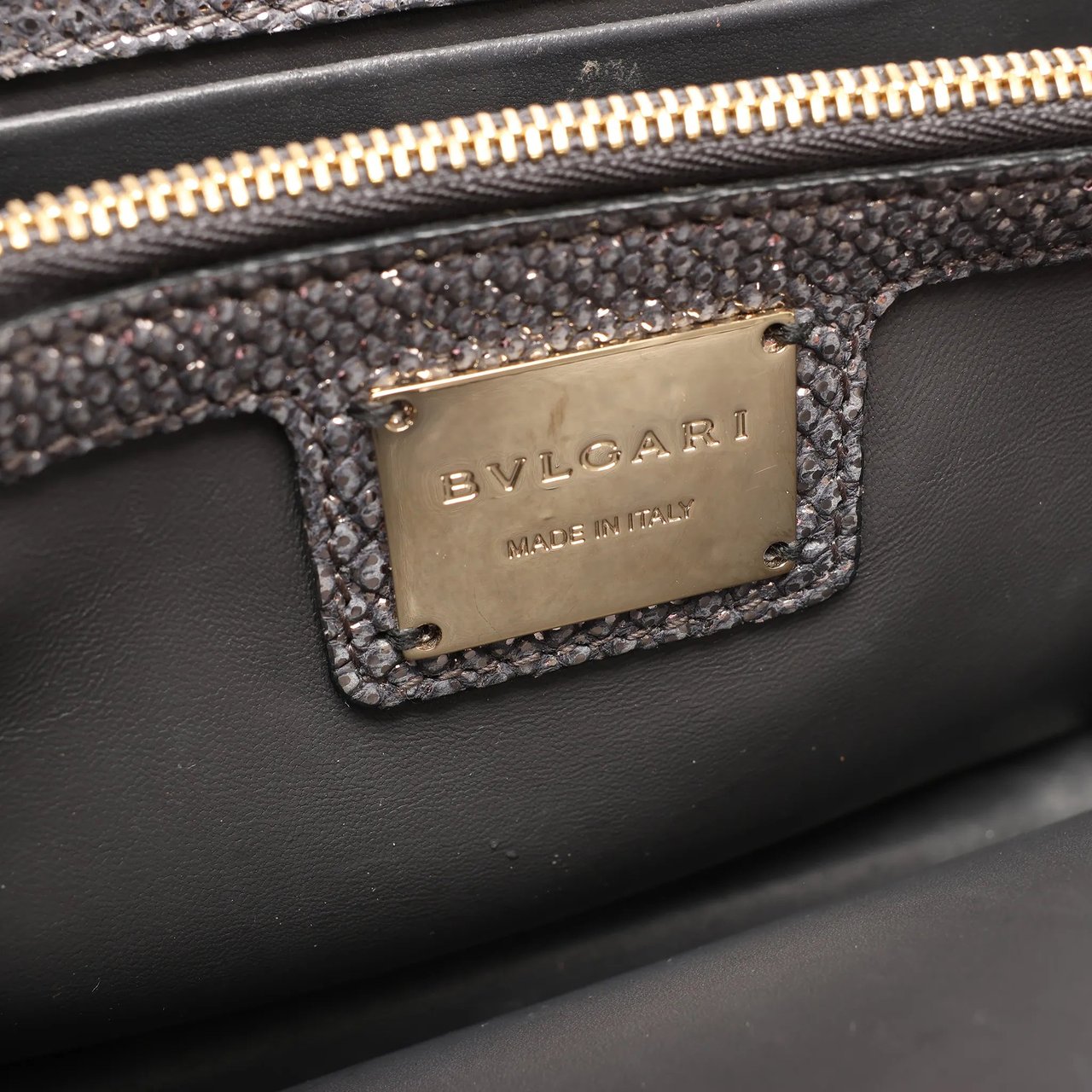 Bvlgari BVLGARI Serpenti Leather Chain Crossbody Bag in Gray Grijs