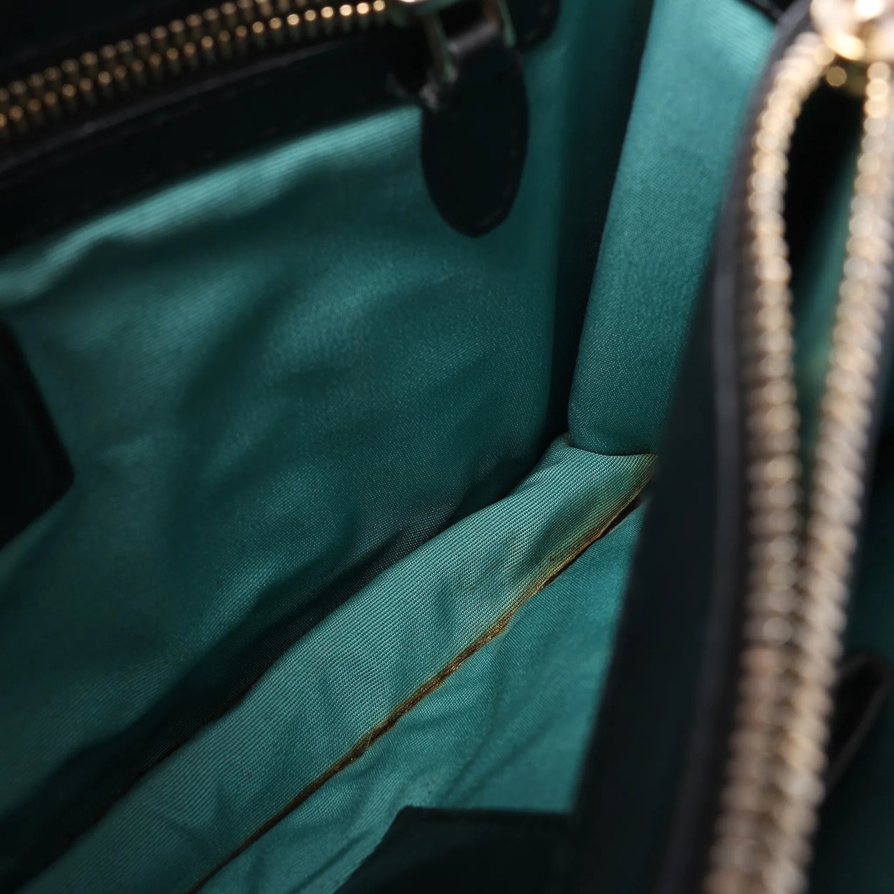 Bvlgari BVLGARI Serpenti Leather Chain Crossbody Bag in Black Grijs