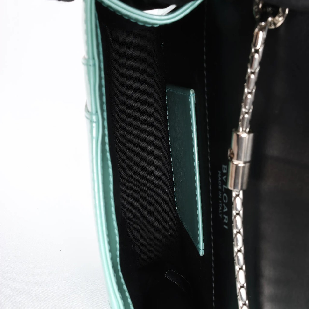 BVLGARI Serpenti Forever Patent Leather Chain Crossbody Bag in Green Groen
