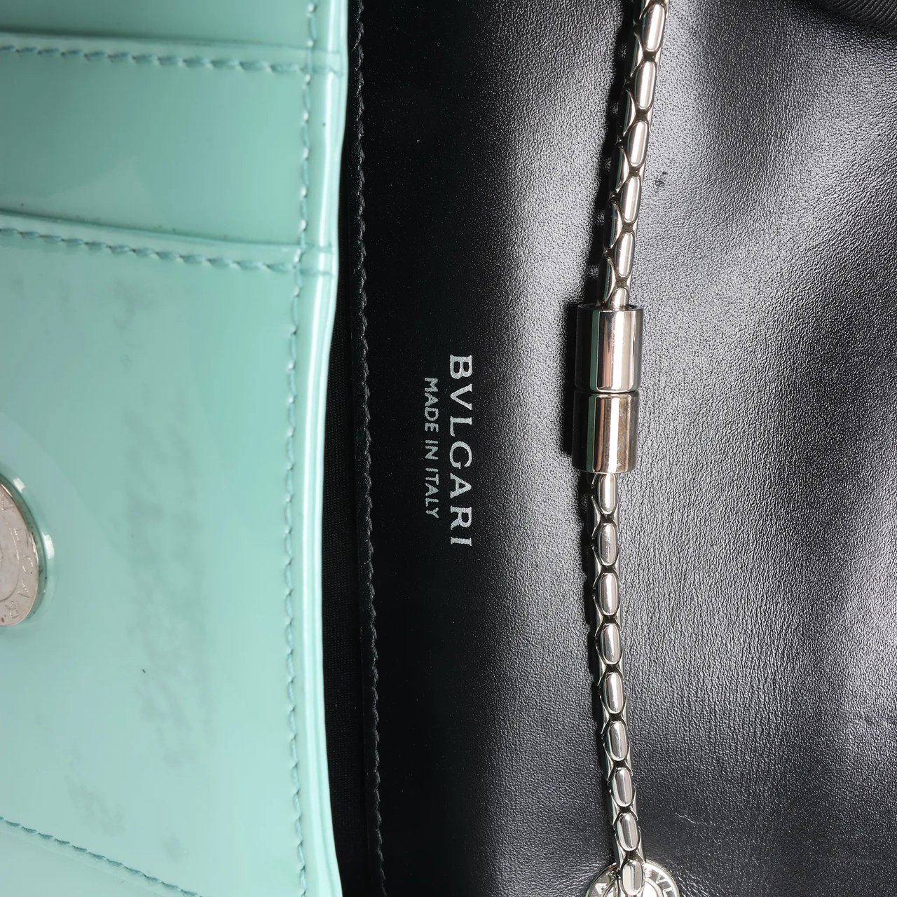 BVLGARI Serpenti Forever Patent Leather Chain Crossbody Bag in Green Groen
