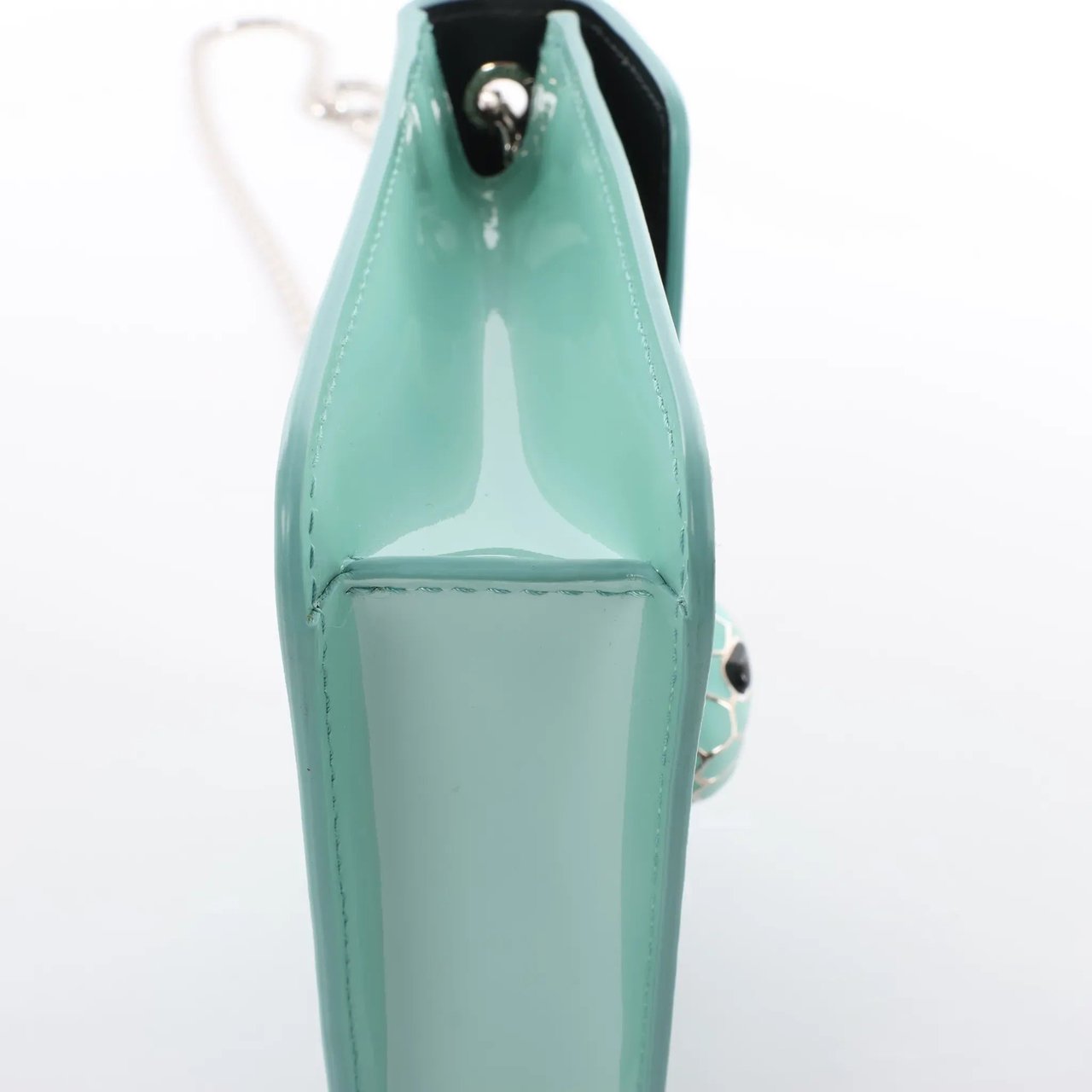 BVLGARI Serpenti Forever Patent Leather Chain Crossbody Bag in Green Groen
