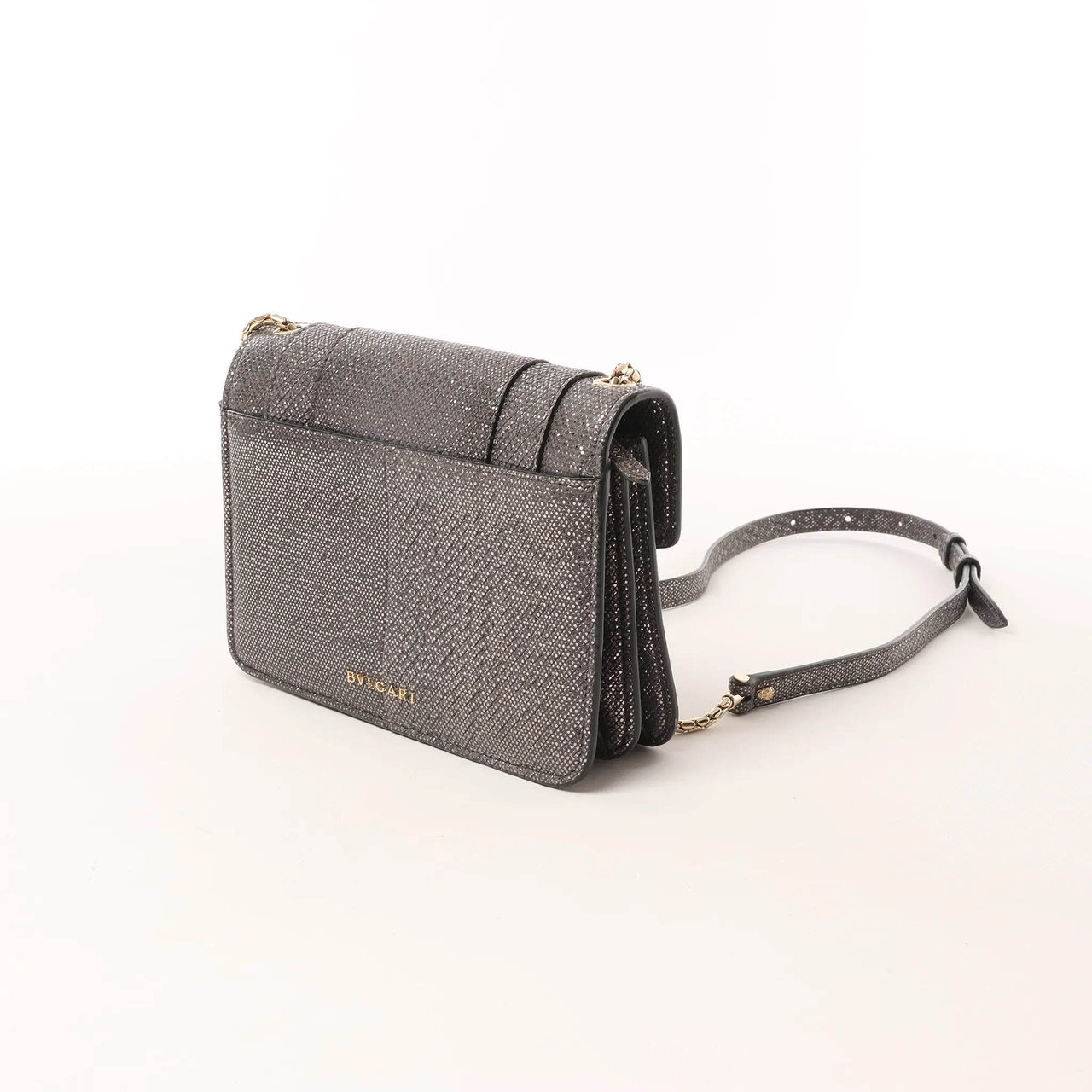 BVLGARI Serpenti Leather Chain Crossbody Bag in Gray Grijs