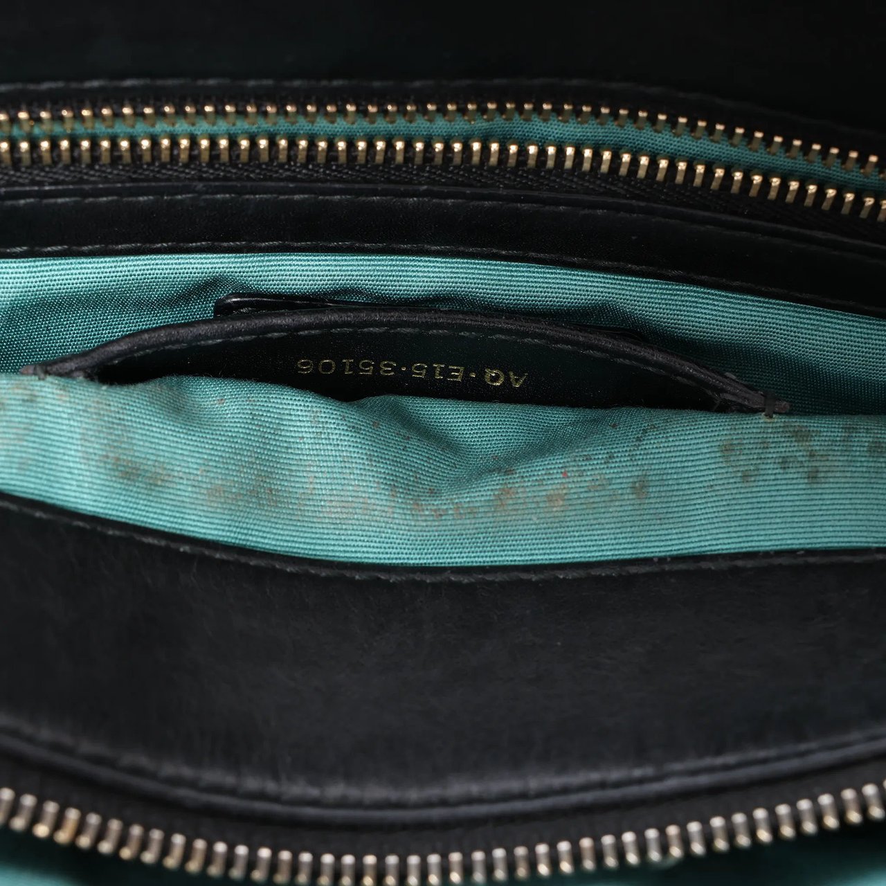 BVLGARI Serpenti Leather Chain Crossbody Bag in Black Grijs