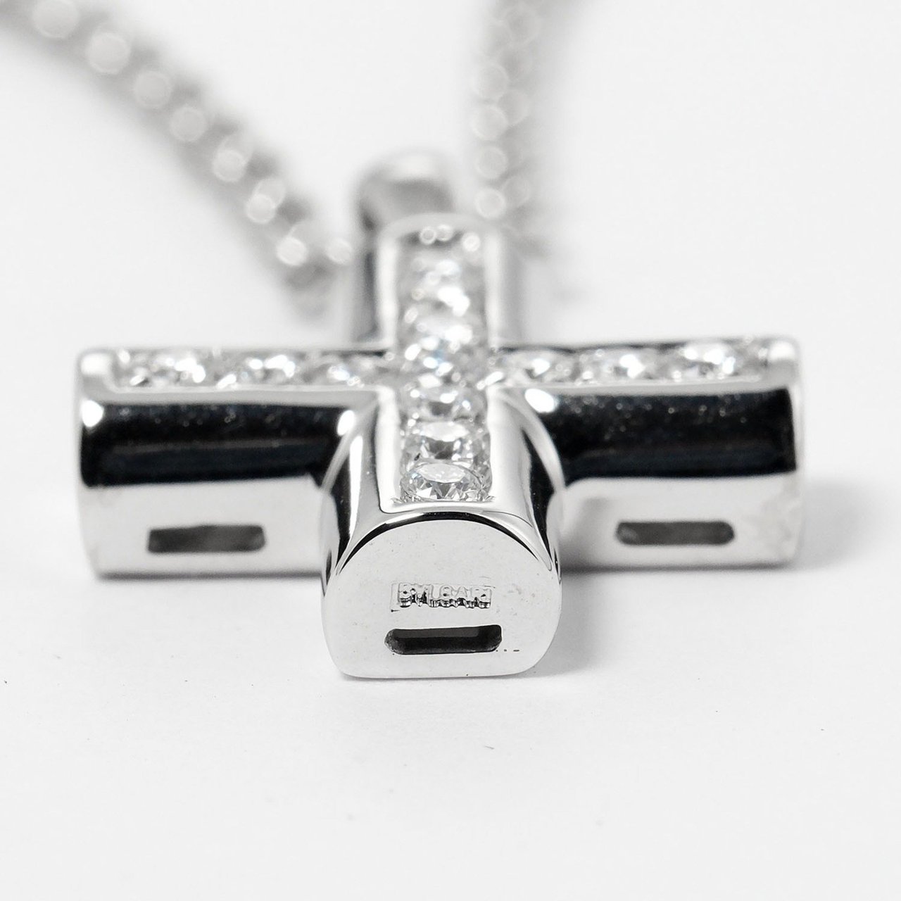 Bvlgari Croce Pendant Necklace 18K White Gold and Pave Diamonds Zilver