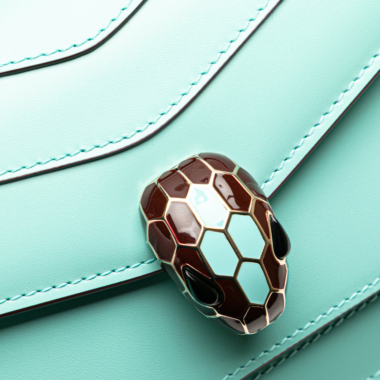 Bvlgari Leather Serpenti Forever Crossbody Blauw