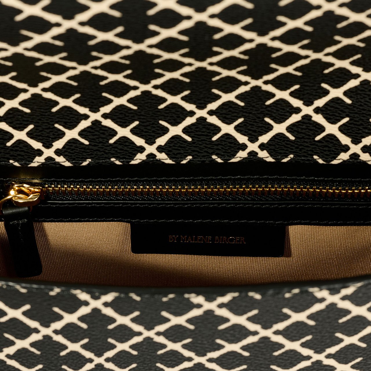By Malene Birger Black/White Tallie Geometric Shoulder Bag Wit