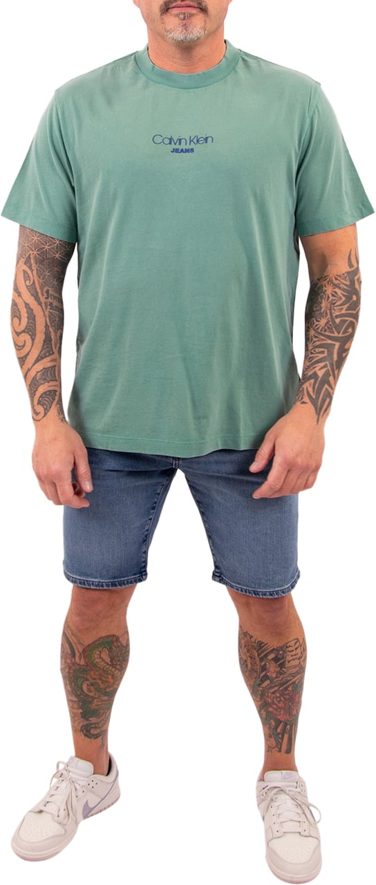 Calvin Klein Jeans SS 20S Acid Wash Graphic Crewneck Groen