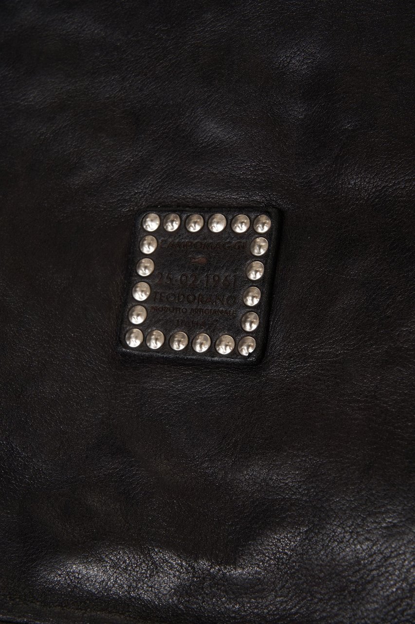 Campomaggi Leather handbag with stud details Zwart