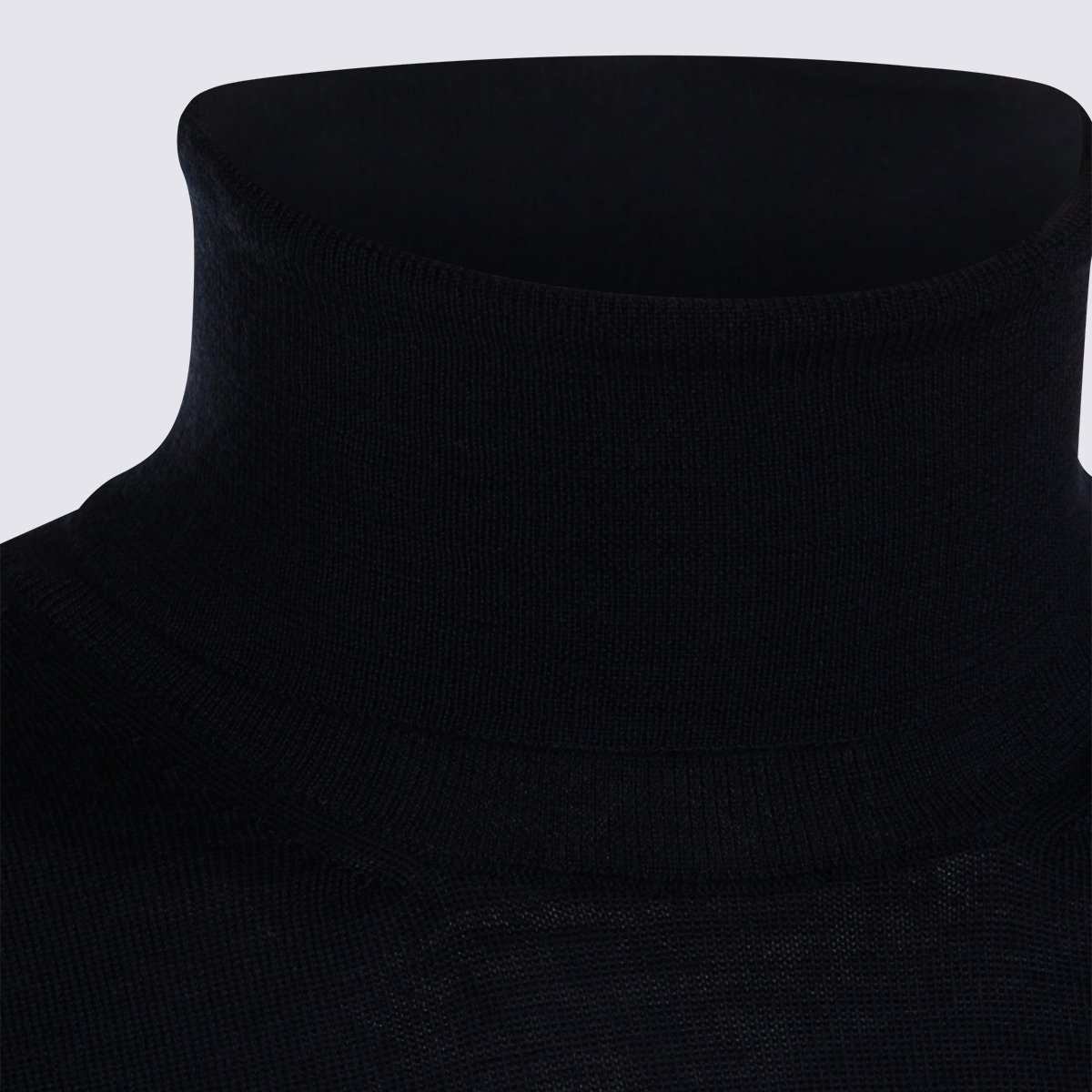 Canali Black Turtleneck Sweater With Snug Collar And Embossed Detail Zwart
