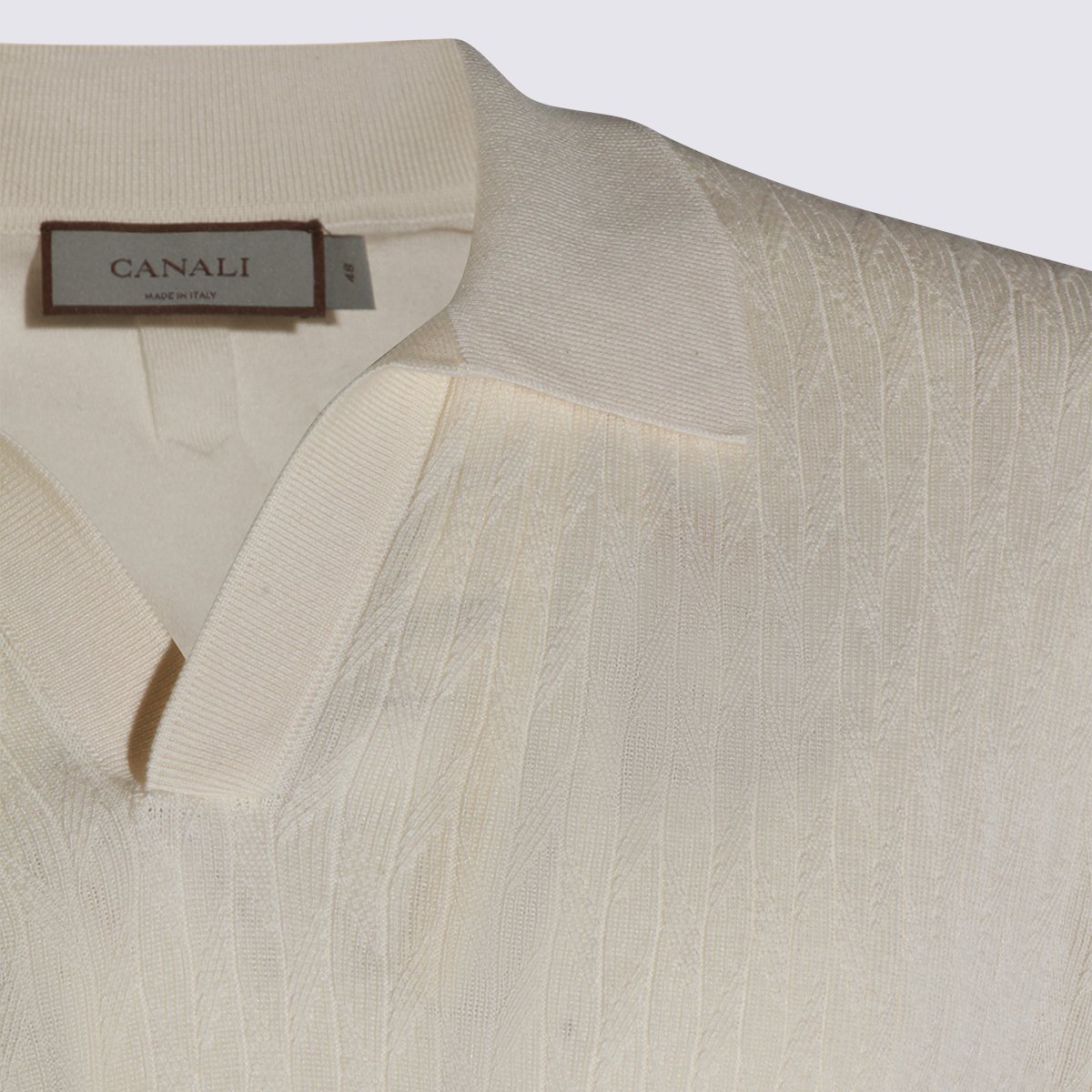Canali Short-Sleeve V-Notch Knit Sweater With Ribbed Texture Grijs