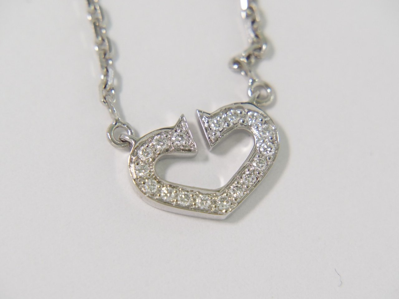 Cartier Cartier C Heart de Cartier Pendant Necklace 18K White Gold with Diamond Zilver